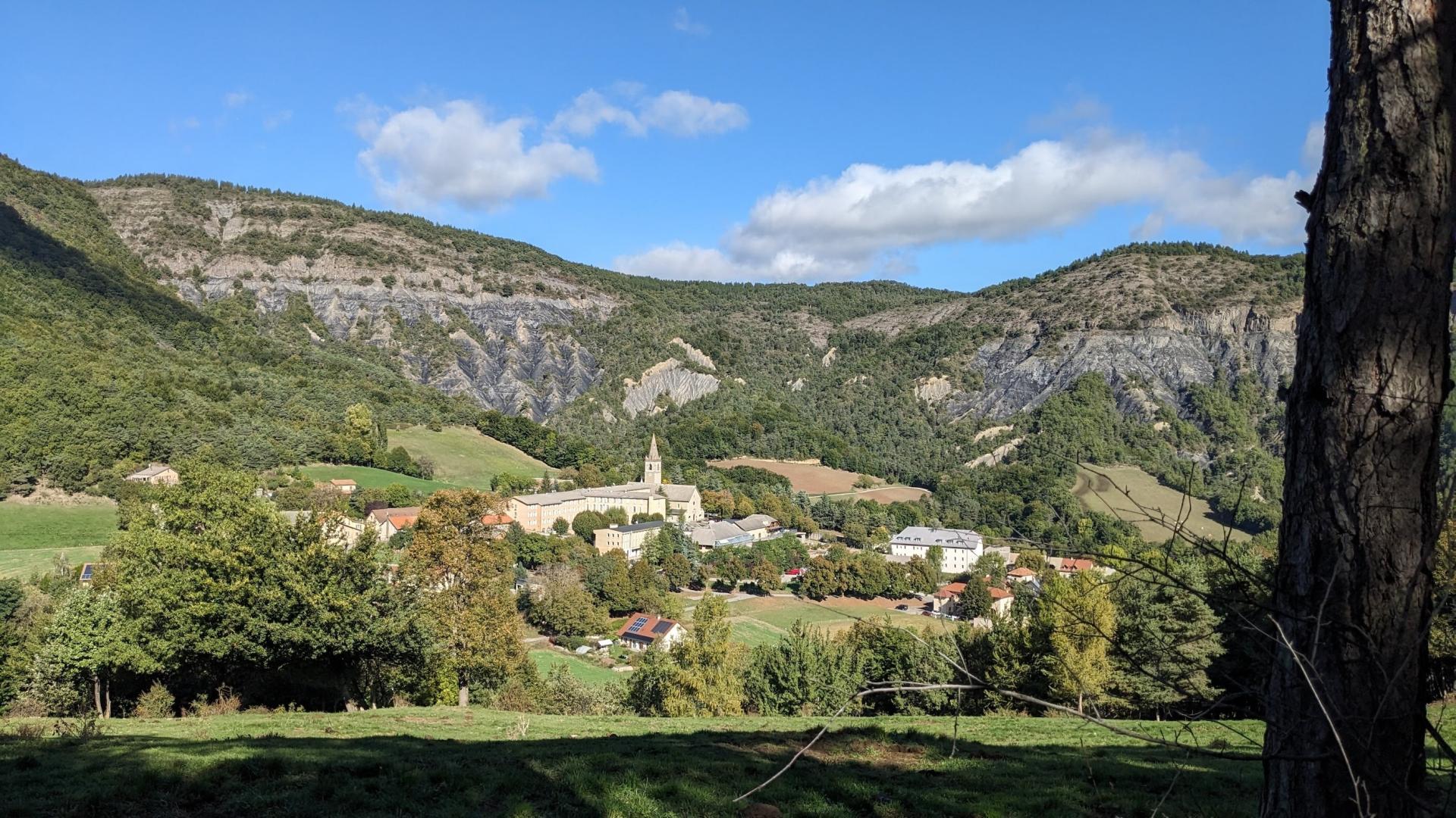 Notre dame du laux vue ge ne rale